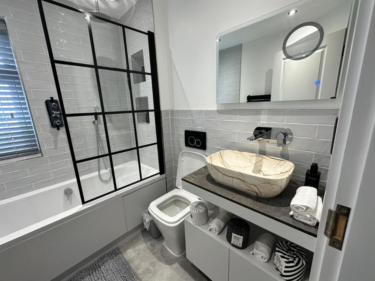 A Luxury 2 Bedroom Apartment Barnet Exterior photo